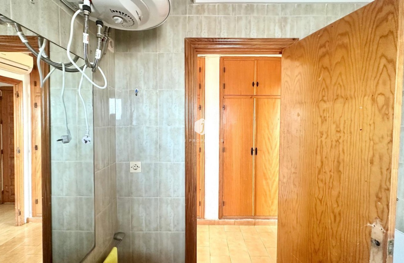 Tweedehands - Appartement / flat -
Torrevieja - aguas nuevas