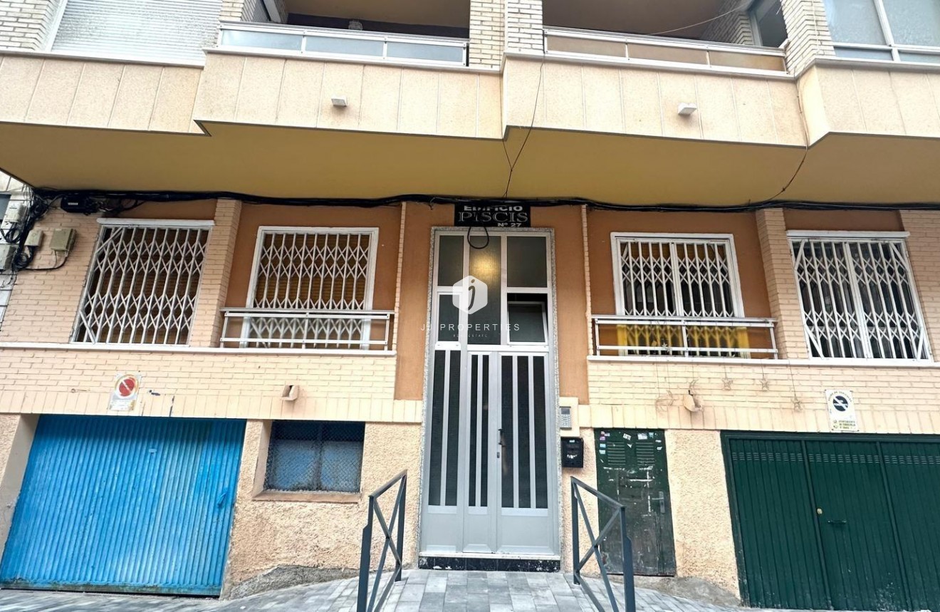 Tweedehands - Appartement / flat -
Torrevieja - Playa del Cura