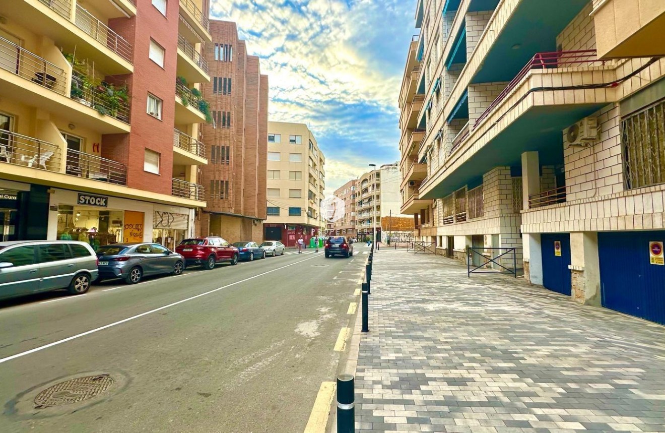 Tweedehands - Appartement / flat -
Torrevieja - Playa del Cura