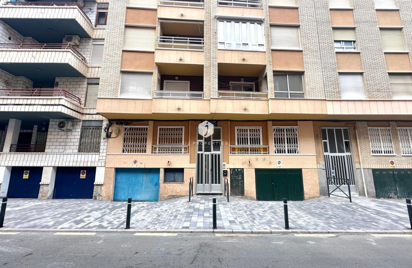 Tweedehands - Appartement / flat -
Torrevieja - Playa del Cura