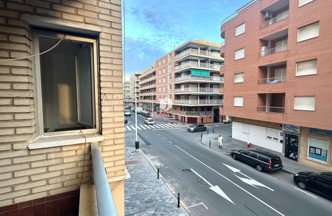 Tweedehands - Appartement / flat -
Torrevieja - Playa del Cura