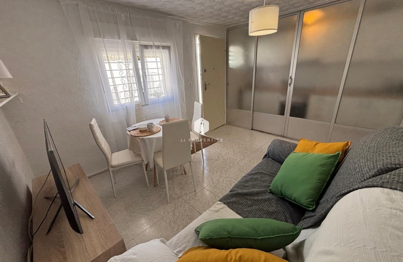 Aus zweiter Hand - Bungalow -
Torrevieja - La Siesta - El Salado - Torreta