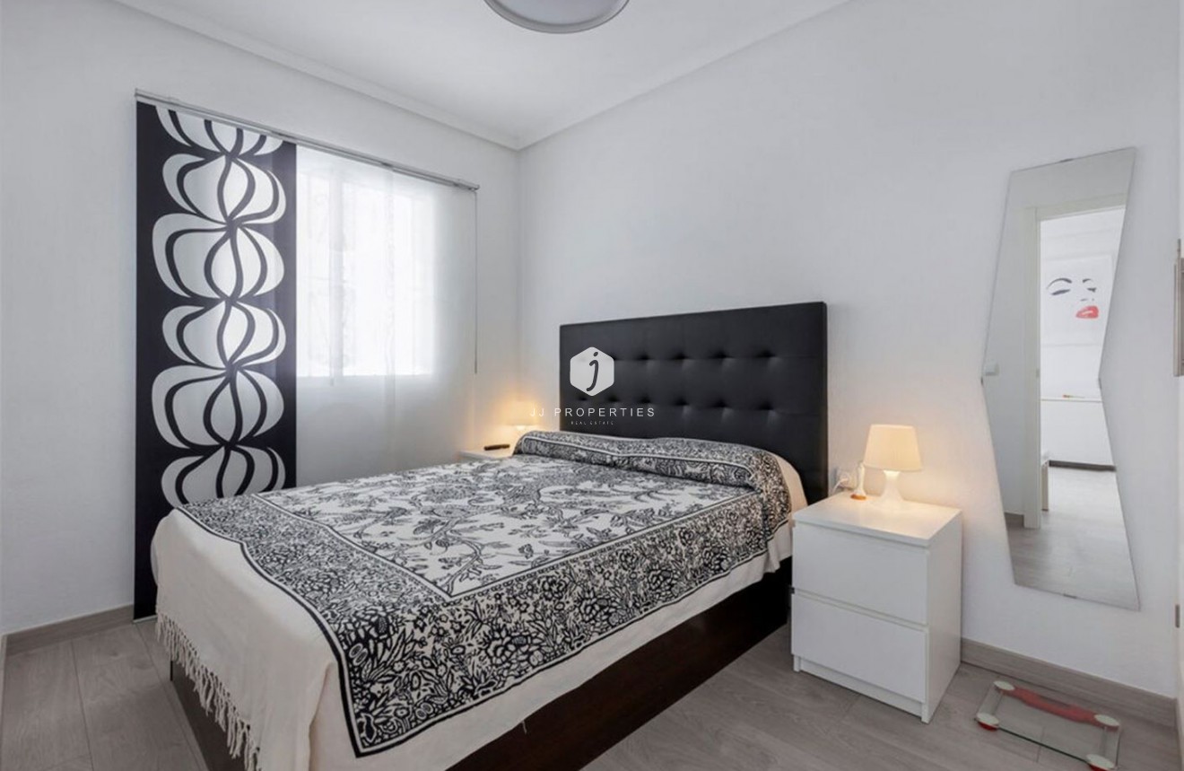 Tweedehands - Appartement / flat -
Torrevieja - Costa Blanca