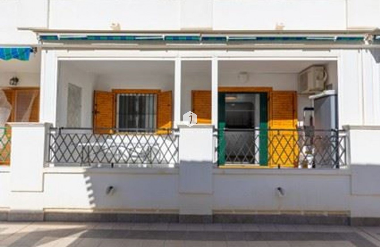 Tweedehands - Appartement / flat -
Torrevieja - Costa Blanca