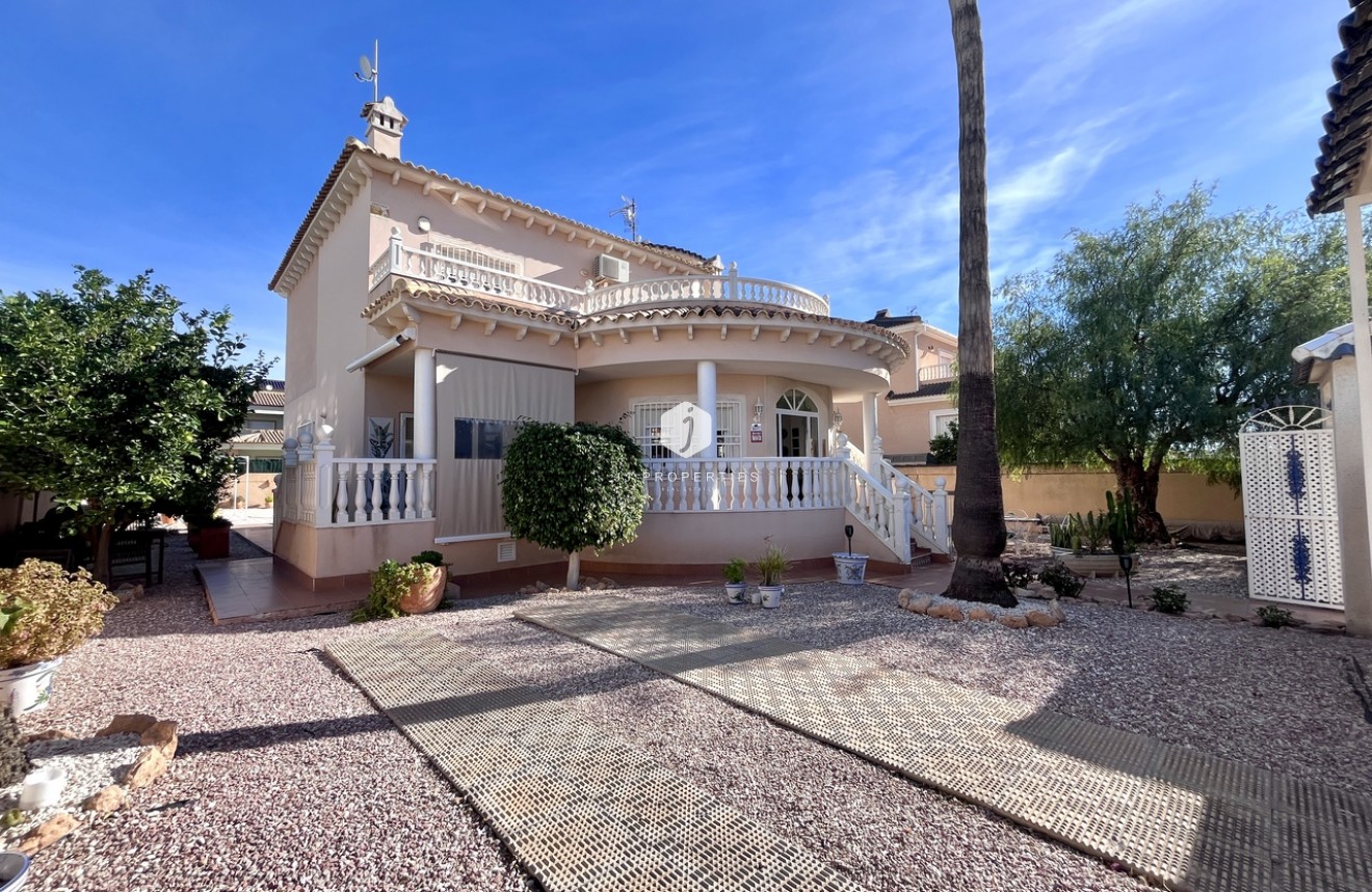 Tweedehands - Villa -
La Zenia - Costa Blanca