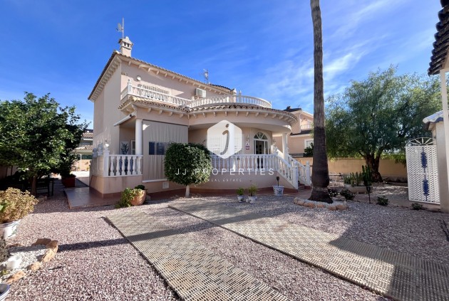 Tweedehands - Villa -
La Zenia - Costa Blanca