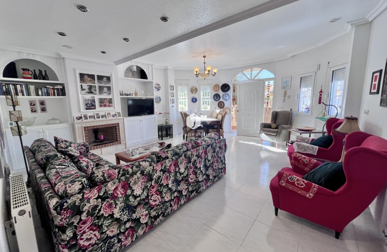 Tweedehands - Villa -
La Zenia - Costa Blanca