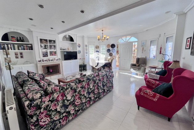 Tweedehands - Villa -
La Zenia - Costa Blanca