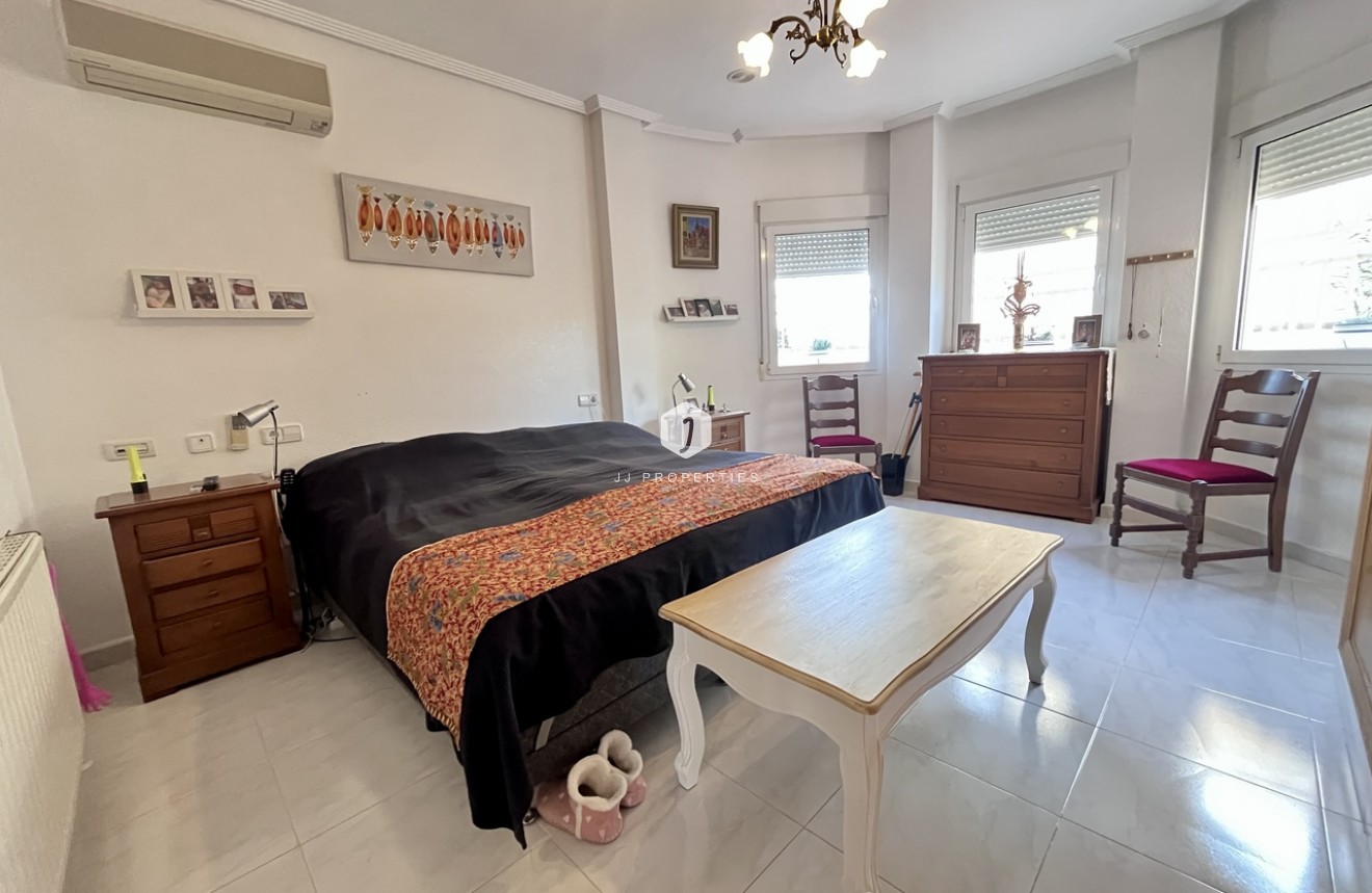 Tweedehands - Villa -
La Zenia - Costa Blanca