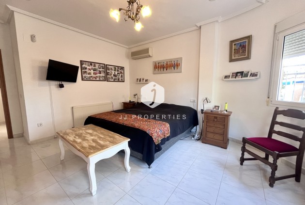 Tweedehands - Villa -
La Zenia - Costa Blanca