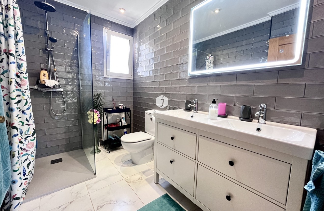 Tweedehands - Villa -
La Zenia - Costa Blanca