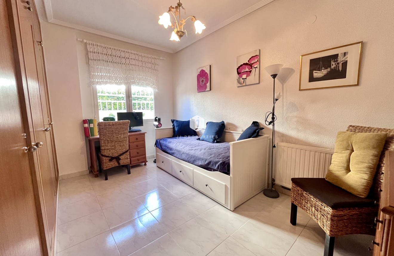 Tweedehands - Villa -
La Zenia - Costa Blanca