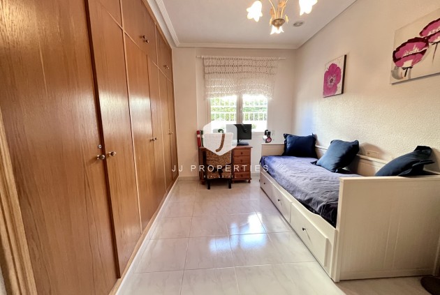 Tweedehands - Villa -
La Zenia - Costa Blanca