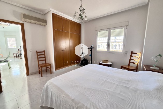 Tweedehands - Villa -
La Zenia - Costa Blanca