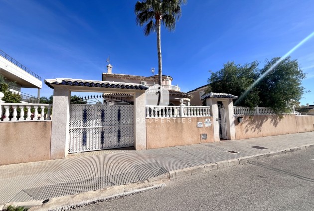 Tweedehands - Villa -
La Zenia - Costa Blanca