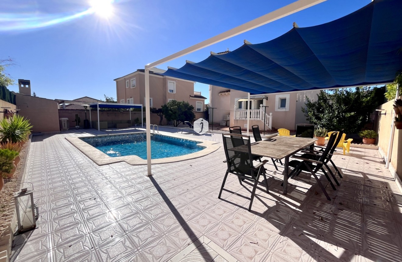 Tweedehands - Villa -
La Zenia - Costa Blanca