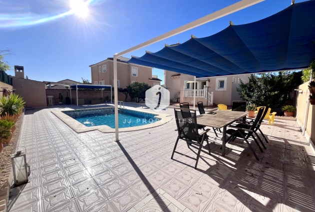 Tweedehands - Villa -
La Zenia - Costa Blanca