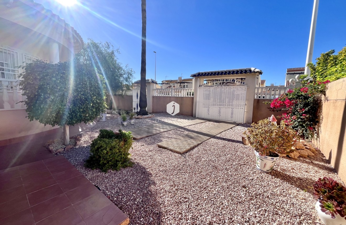 Tweedehands - Villa -
La Zenia - Costa Blanca