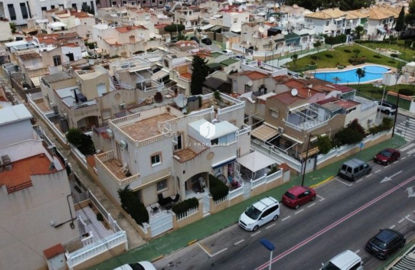 Tweedehands - duplex -
Torrevieja - Costa Blanca