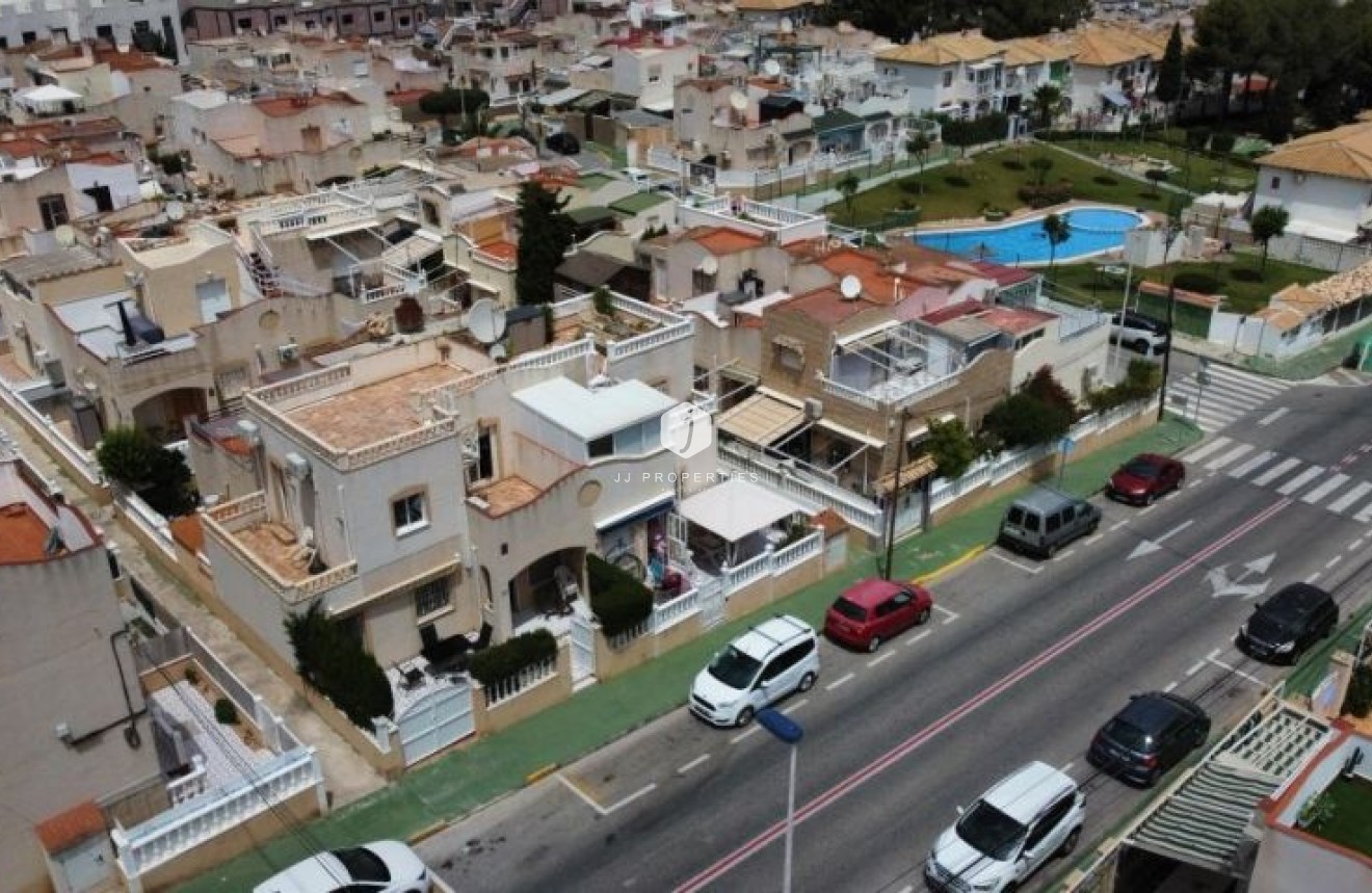 Tweedehands - duplex -
Torrevieja - Costa Blanca