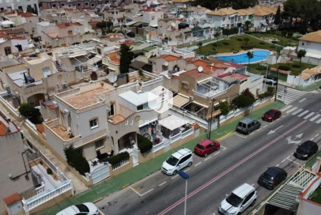 Tweedehands - duplex -
Torrevieja - Costa Blanca