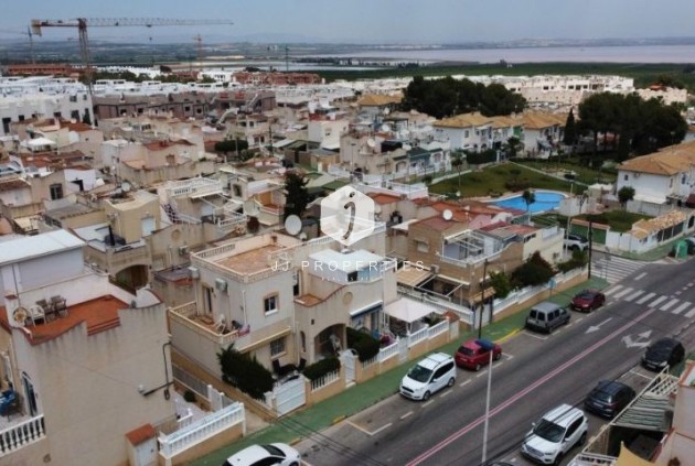 Tweedehands - duplex -
Torrevieja - Costa Blanca