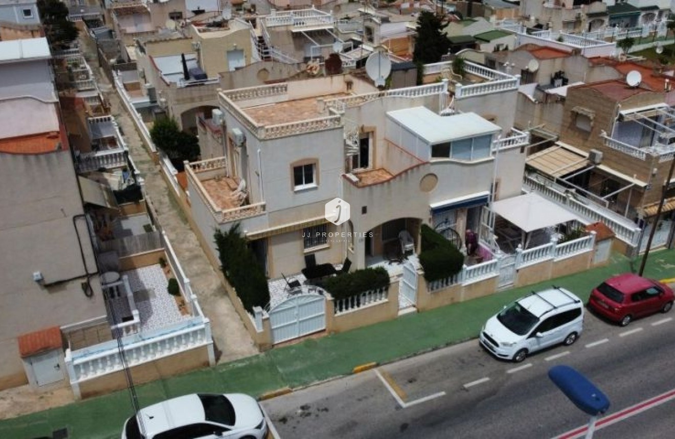 Tweedehands - duplex -
Torrevieja - Costa Blanca