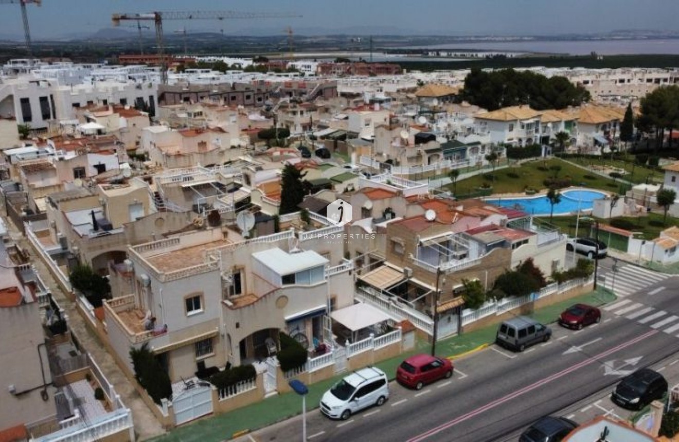 Tweedehands - duplex -
Torrevieja - Costa Blanca