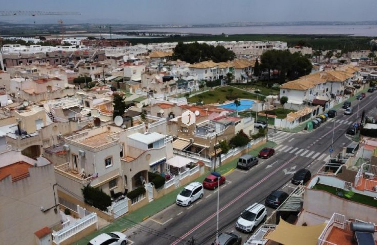 Tweedehands - duplex -
Torrevieja - Costa Blanca