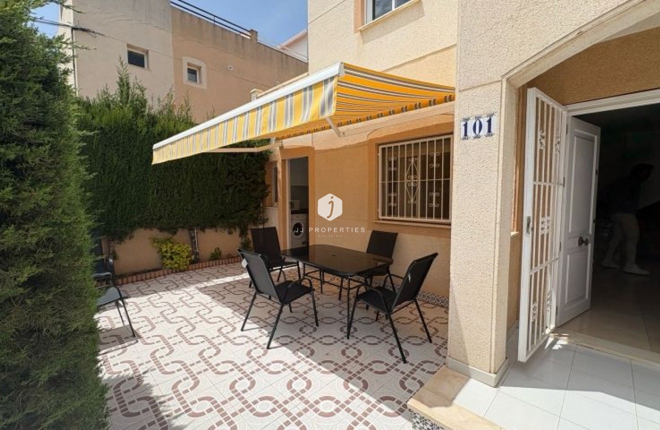 Tweedehands - duplex -
Torrevieja - Costa Blanca