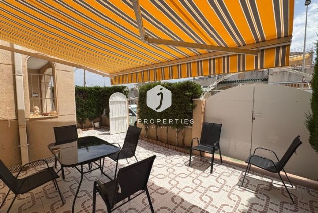 Tweedehands - duplex -
Torrevieja - Costa Blanca