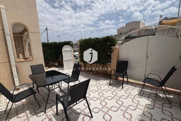 Tweedehands - duplex -
Torrevieja - Costa Blanca