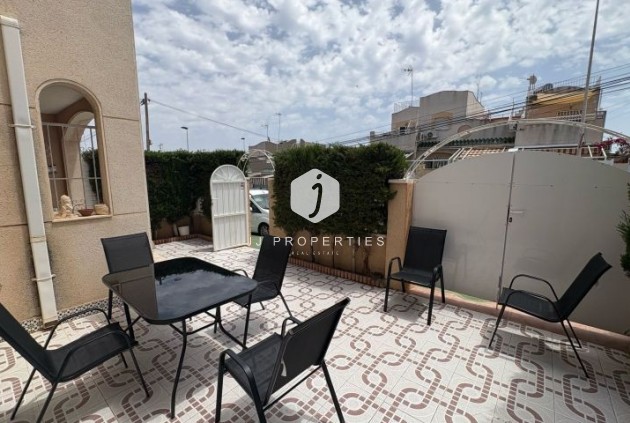 Tweedehands - duplex -
Torrevieja - Costa Blanca