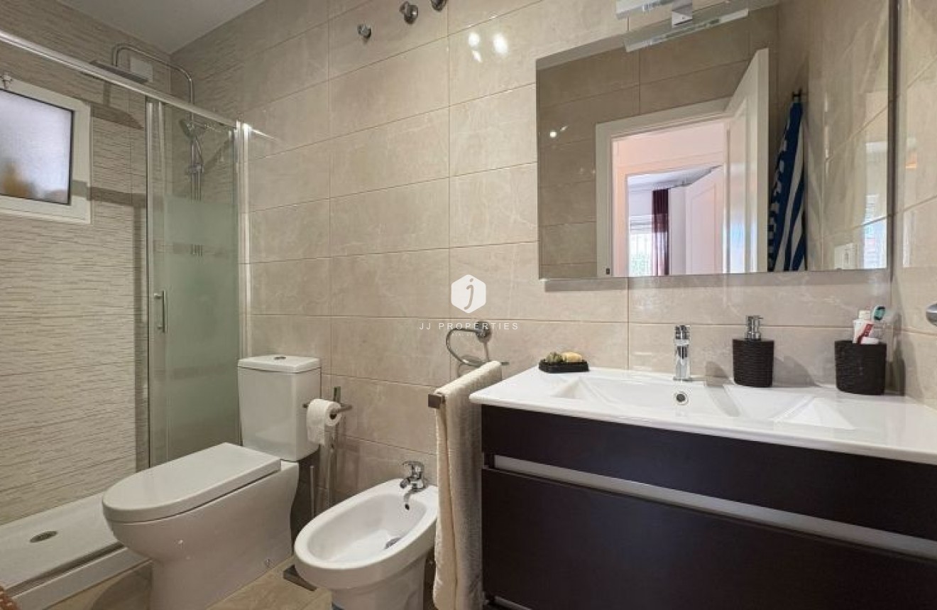 Tweedehands - duplex -
Torrevieja - Costa Blanca