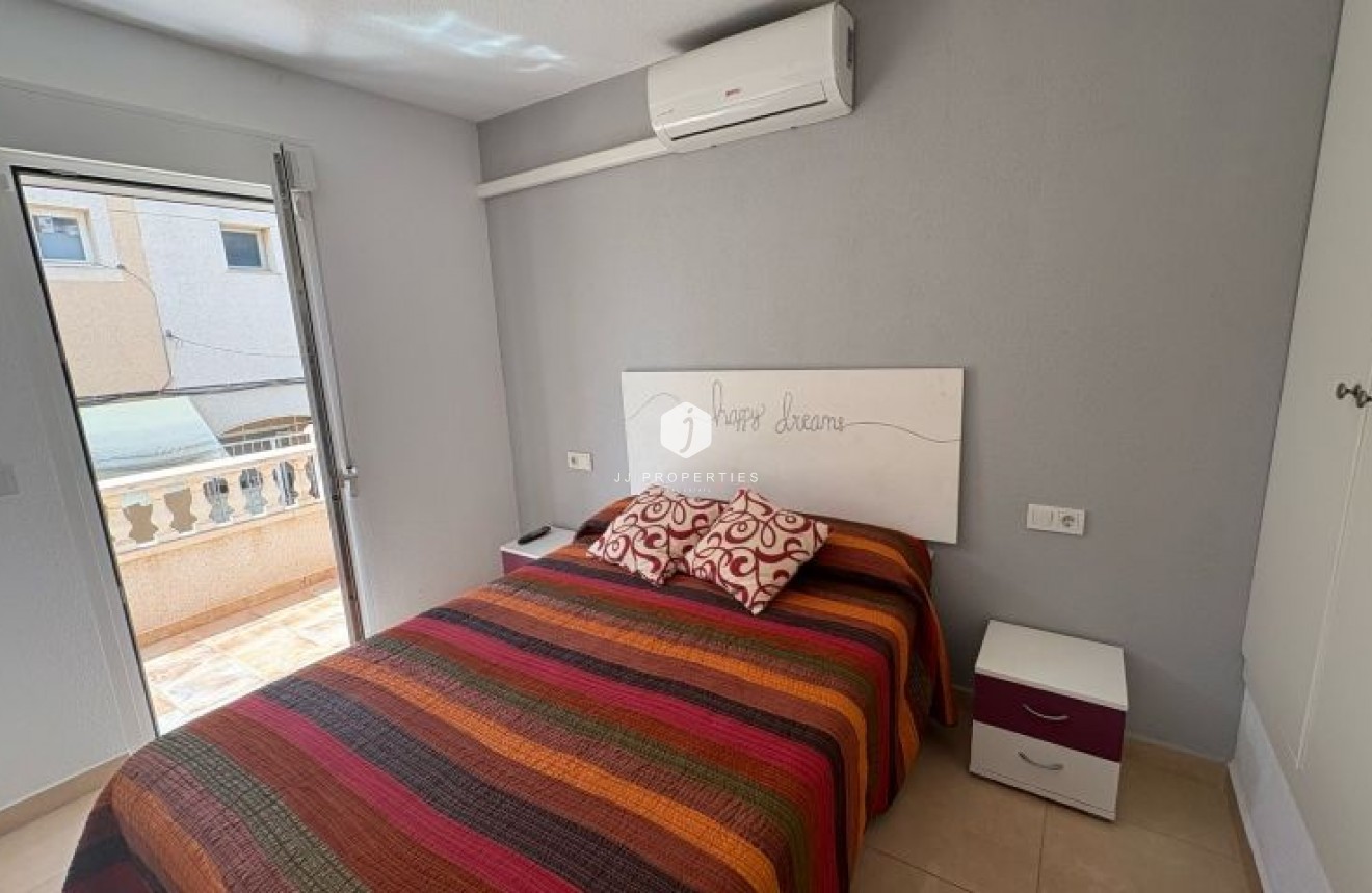 Tweedehands - duplex -
Torrevieja - Costa Blanca