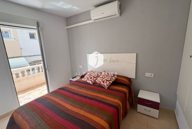 Tweedehands - duplex -
Torrevieja - Costa Blanca