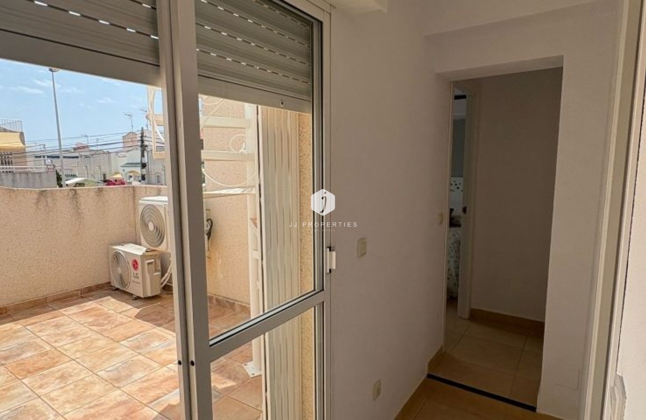 Tweedehands - duplex -
Torrevieja - Costa Blanca