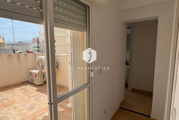 Tweedehands - duplex -
Torrevieja - Costa Blanca