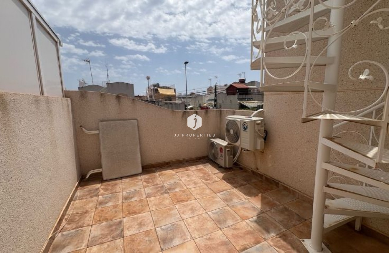 Tweedehands - duplex -
Torrevieja - Costa Blanca