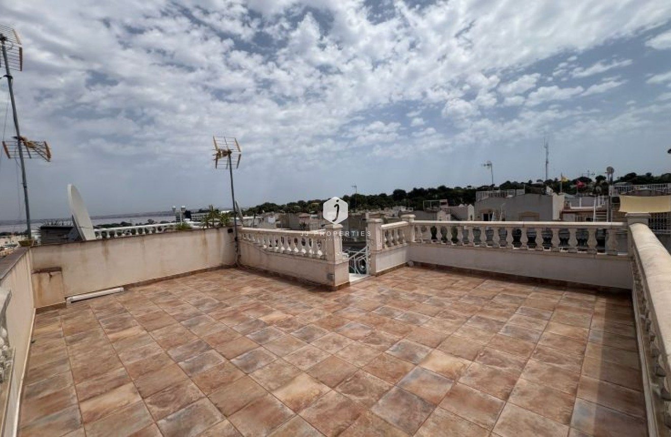 Tweedehands - duplex -
Torrevieja - Costa Blanca