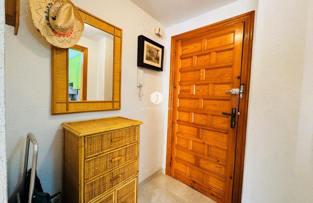 Tweedehands - Appartement / flat -
La Mata - Costa Blanca