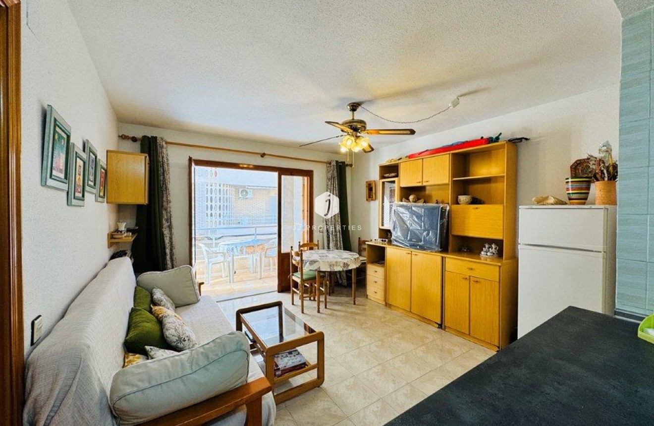 Tweedehands - Appartement / flat -
La Mata - Costa Blanca