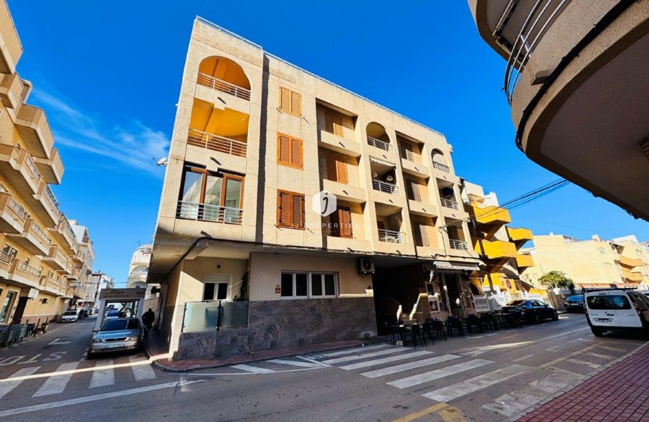 Tweedehands - Appartement / flat -
La Mata - Costa Blanca