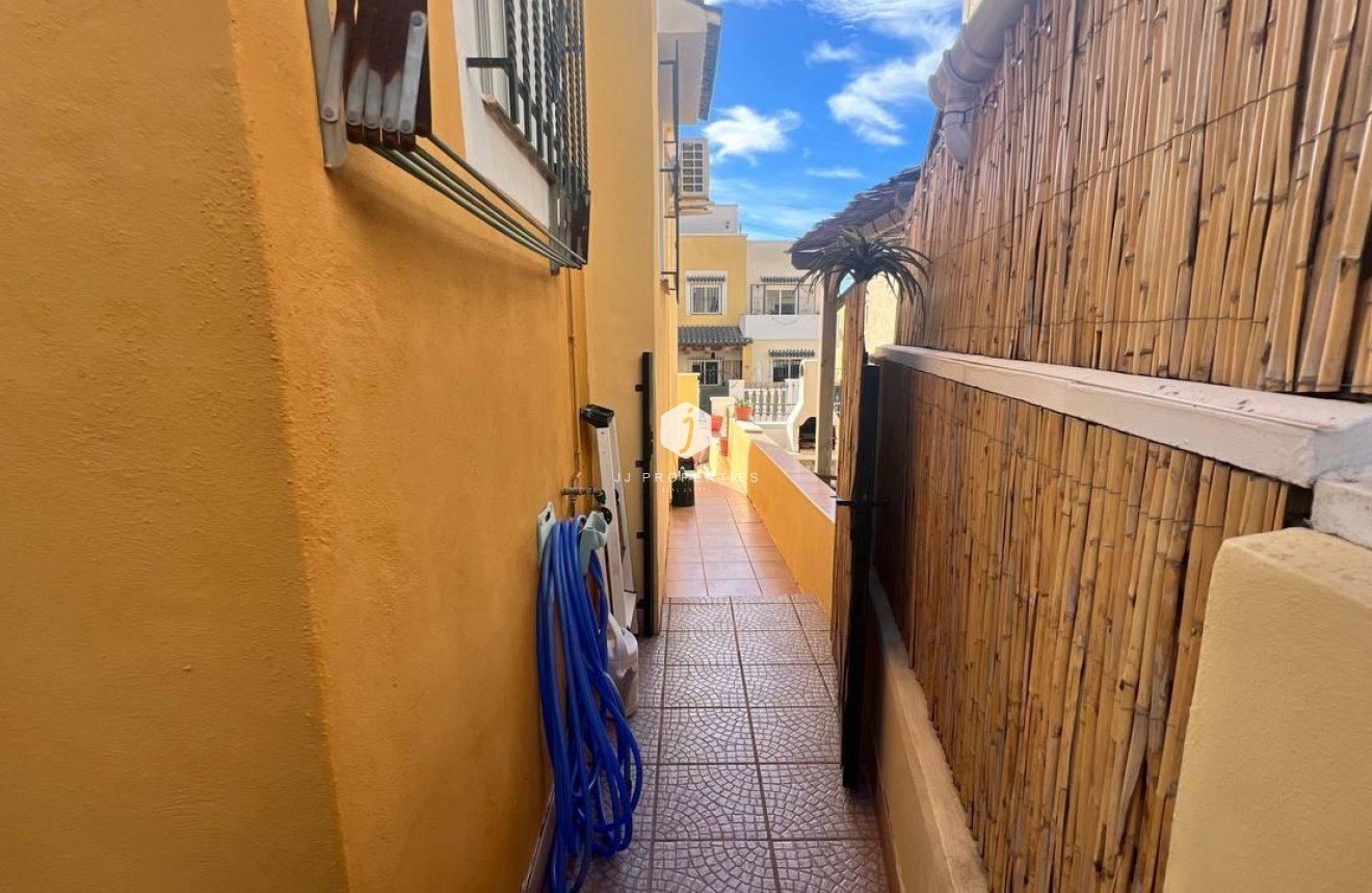 Tweedehands - Chalet -
Orihuela Costa - Los Almendros-la Florida