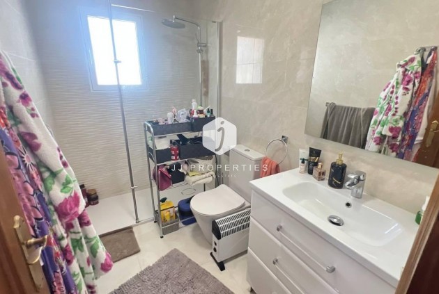 Tweedehands - Chalet -
Orihuela Costa - Los Almendros-la Florida