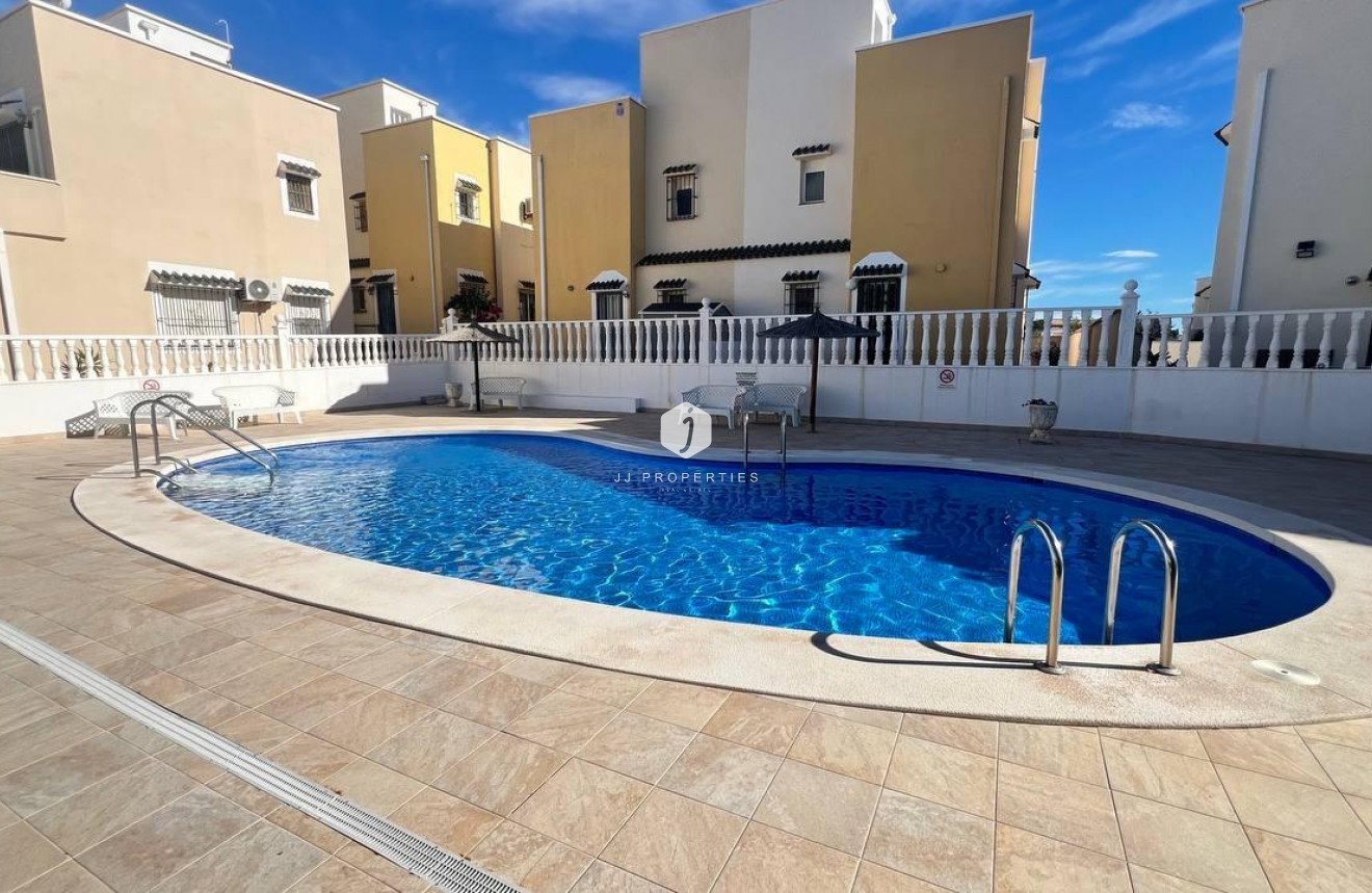 Tweedehands - Chalet -
Orihuela Costa - Los Almendros-la Florida