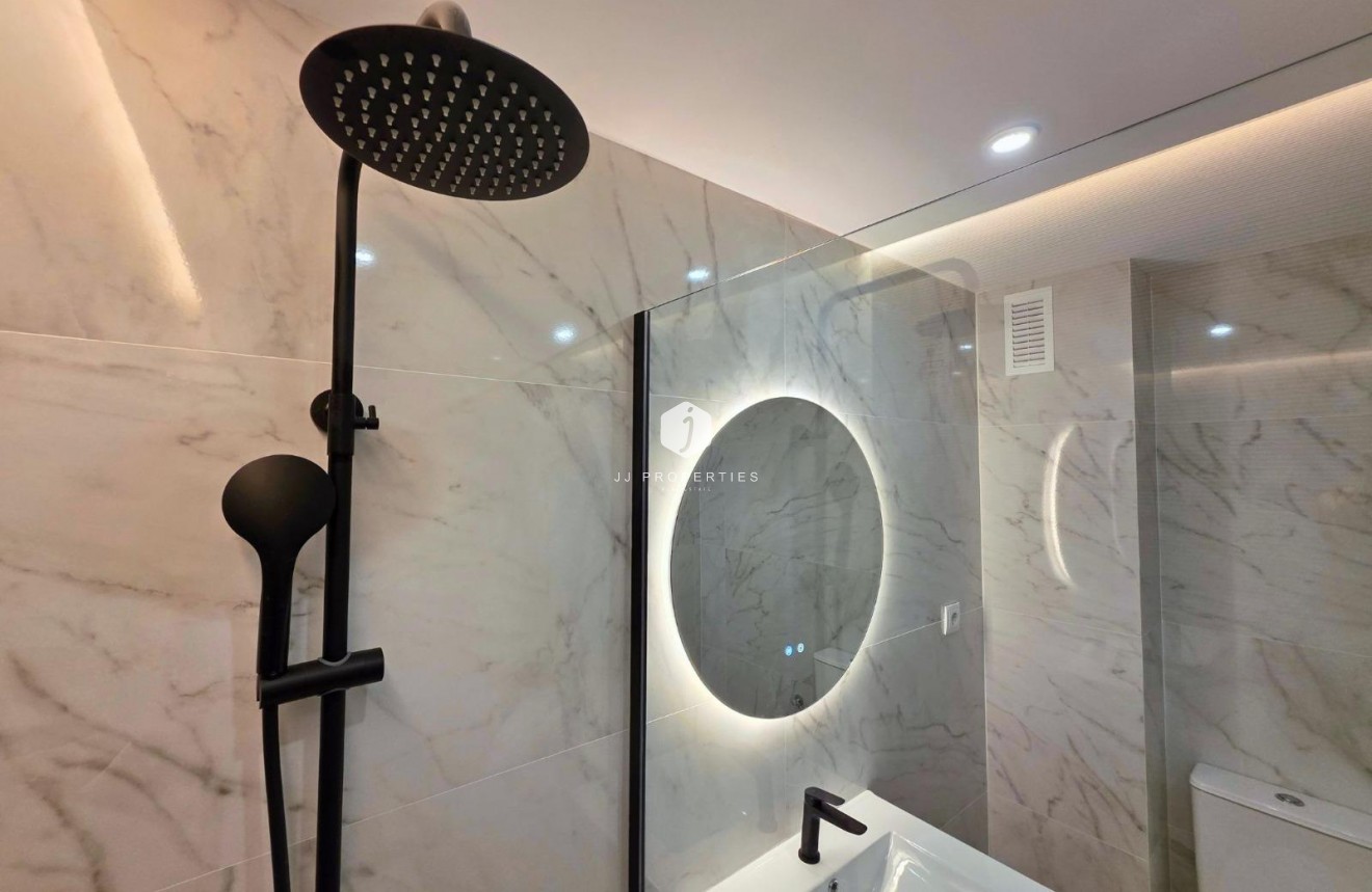 Tweedehands - Chalet -
Torrevieja - aguas nuevas