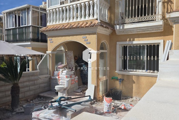 Tweedehands - Chalet -
Torrevieja - aguas nuevas