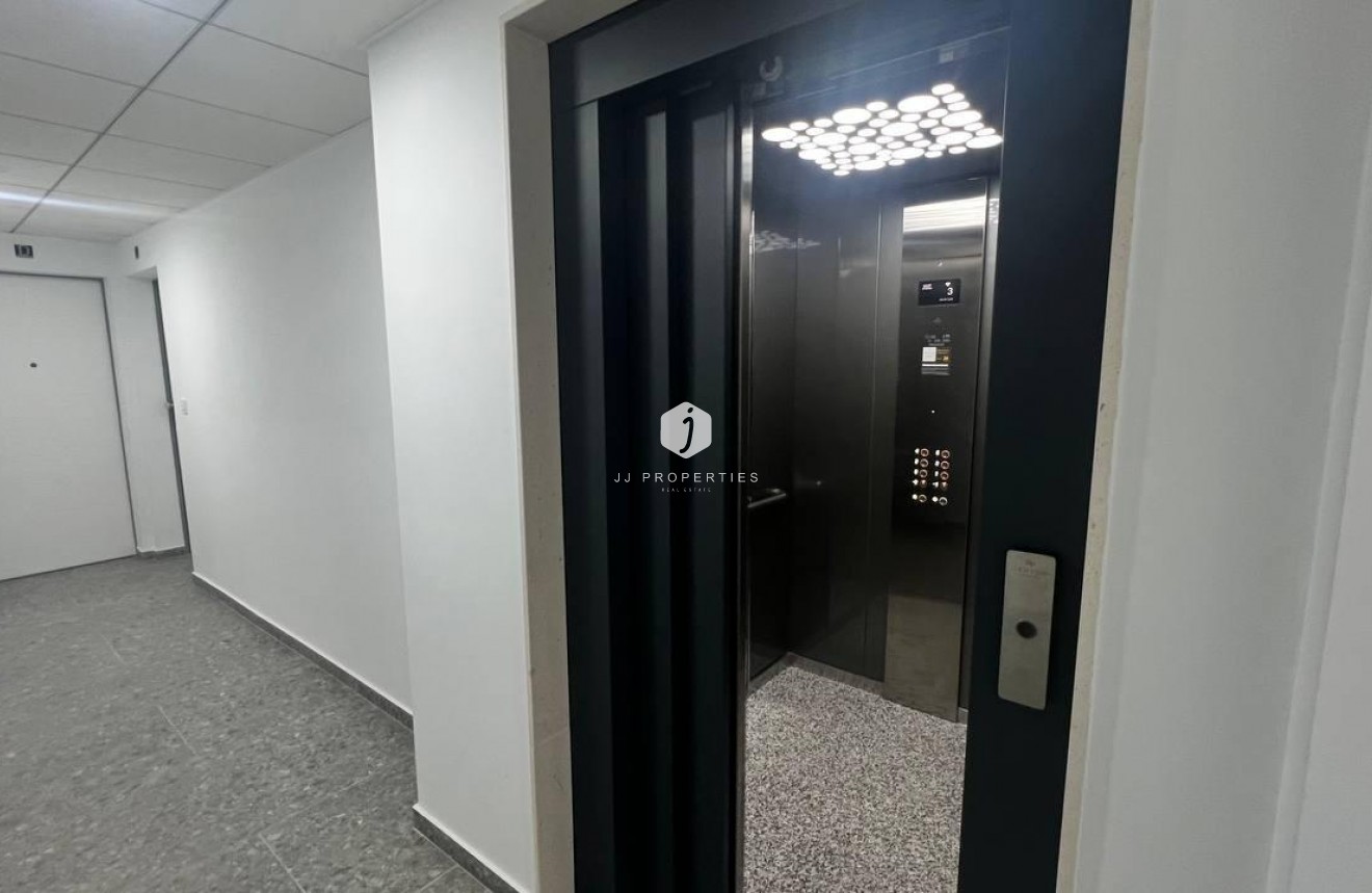 Tweedehands - Appartement / flat -
Torrevieja - PARQUE DE LAS NACIONES