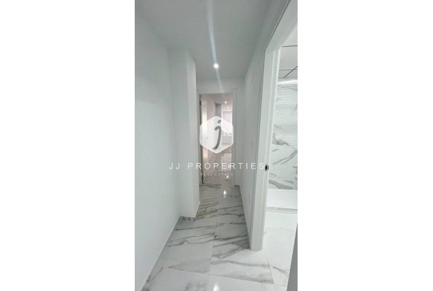 Tweedehands - Appartement / flat -
Torrevieja - PARQUE DE LAS NACIONES